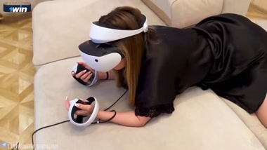 Stepmother experienced sex for the first time in reality and in virtual format