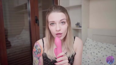 Russian girl unboxes an AliExpress package and immediately tests the purchase on herself