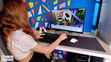 Отвлек от игры ради секса