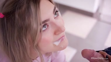 Morning sex with a cute Russian beauty before breakfast — gentle caresses