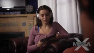 Девушка, которая хочет тебя, всегда найдёт способ добиться своего.