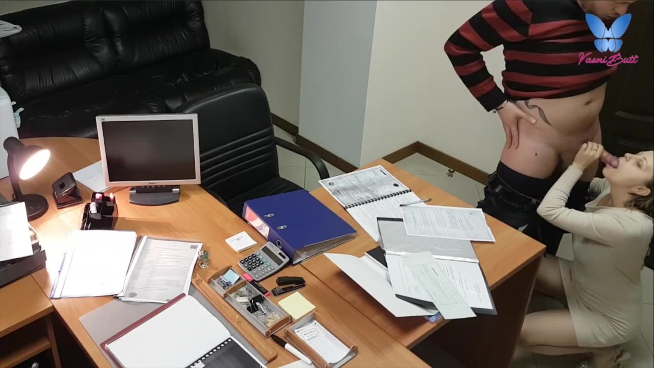 Скрытая камера в офисе зафиксировала неверность жены с её руководителем